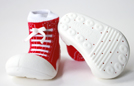 babyfeet_sneakers
